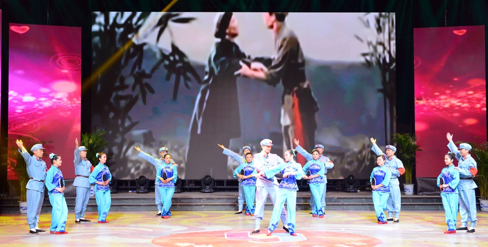 新華集團2017年榮譽員工授牌典禮 暨迎新晚會隆重舉行 第 3 張