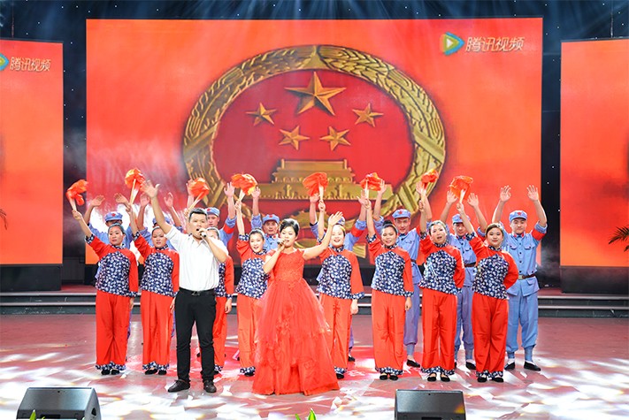 臨沂新華慶祝改革開放40周年文藝匯演暨2018年授牌典禮隆重舉行 第 5 張