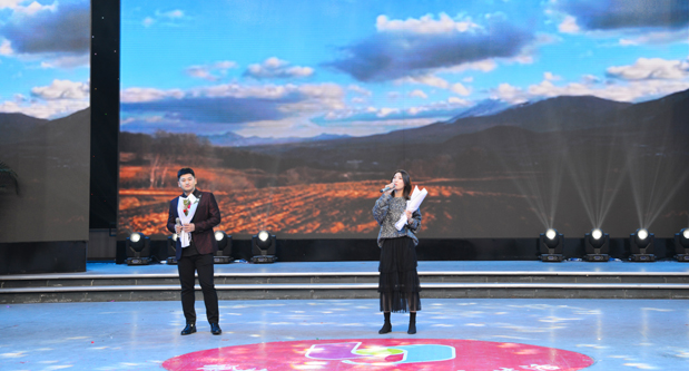 臨沂新華慶祝改革開放40周年文藝匯演暨2018年授牌典禮隆重舉行 第 7 張