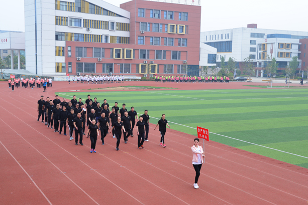 “團(tuán)結(jié)拼搏，打造百年新華” 臨沂新華二〇一八年春季田徑運(yùn)動(dòng)會(huì)隆重舉行 第 8 張