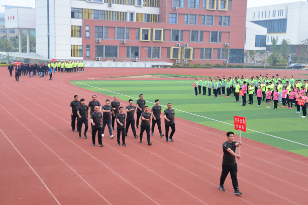 “團(tuán)結(jié)拼搏，打造百年新華” 臨沂新華二〇一八年春季田徑運(yùn)動(dòng)會(huì)隆重舉行 第 11 張