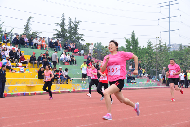 “團(tuán)結(jié)拼搏，打造百年新華” 臨沂新華二〇一八年春季田徑運(yùn)動(dòng)會(huì)隆重舉行 第 15 張