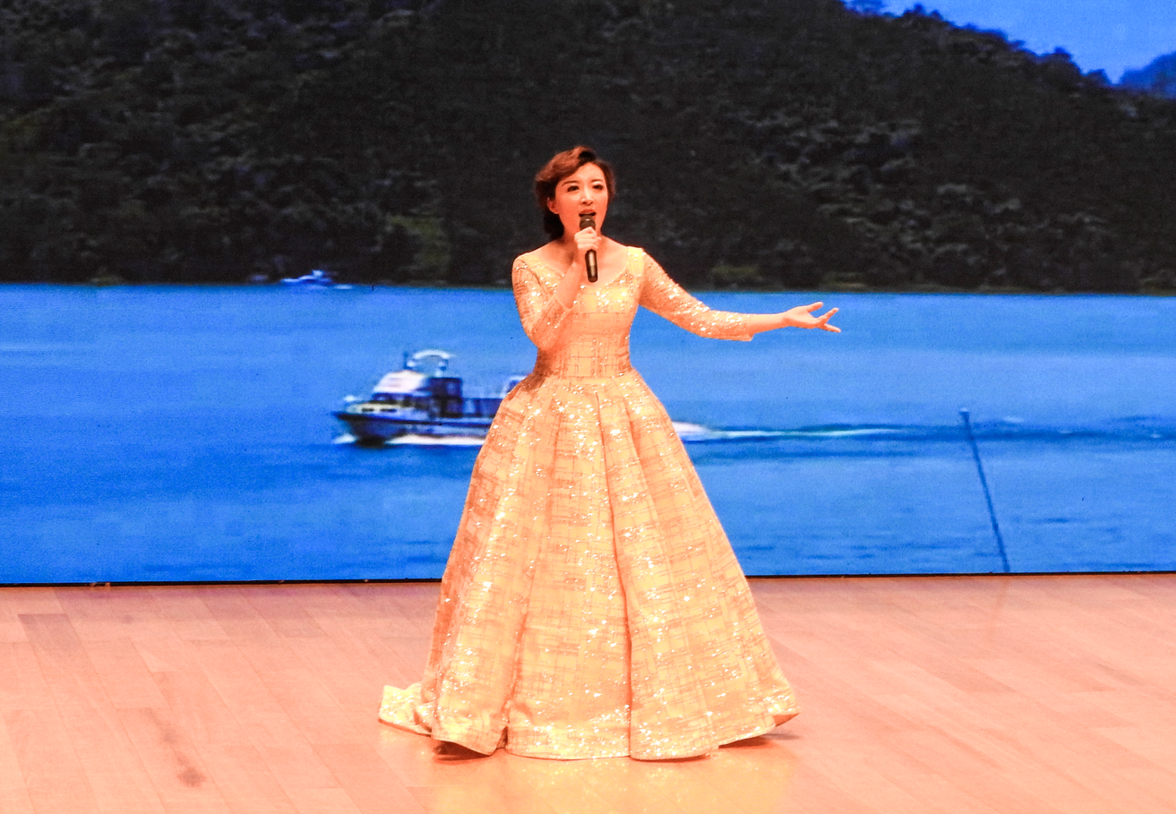 臨沂新華承辦“新華杯”全市國(guó)資系統(tǒng)“頌歌獻(xiàn)給黨 唱響國(guó)資情”慶七一歌詠比賽 第 1 張